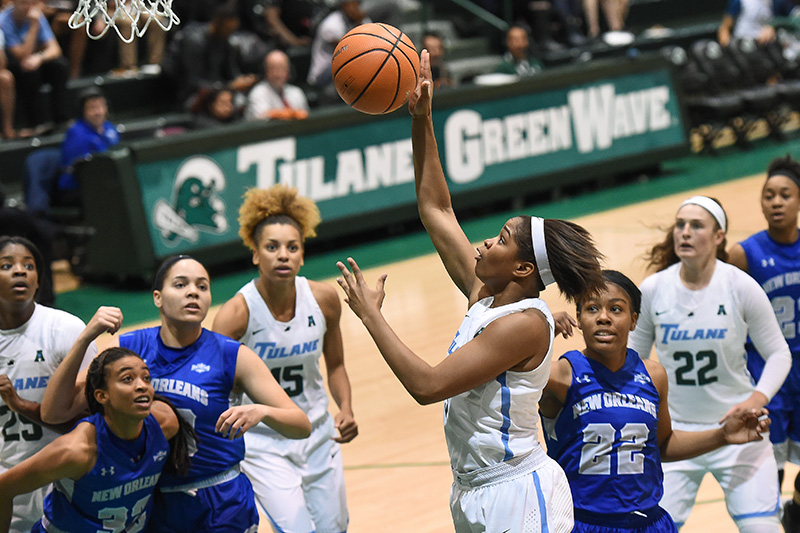 Tulane's women's basketball team during a game