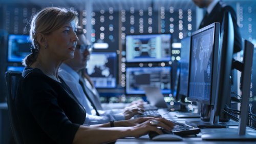 We can prepare you for a fast-paced career People on computers representing Bachelor of Arts in Homeland Security Studies of Tulane School of Professional Advancement in New Orleans, LA