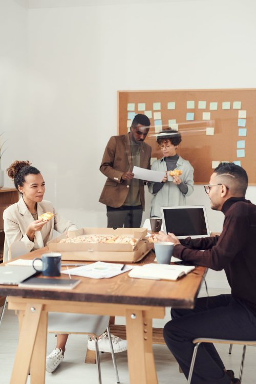 Marketing professionals in an office - Tulane School of Professional Advancement