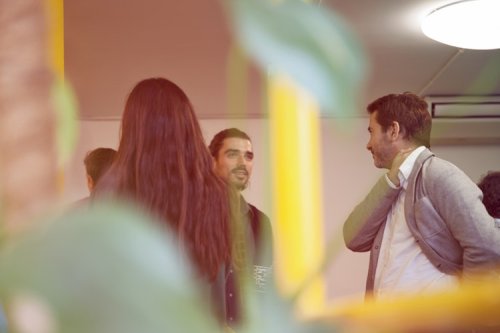 Read these tips about networking Students at a networking event