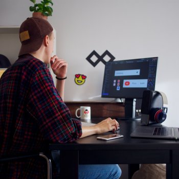 How to Build a Freelance Career With a Graphic Design Certificate